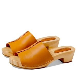 Woman's Clogs The Sak Ella Clog Sandal